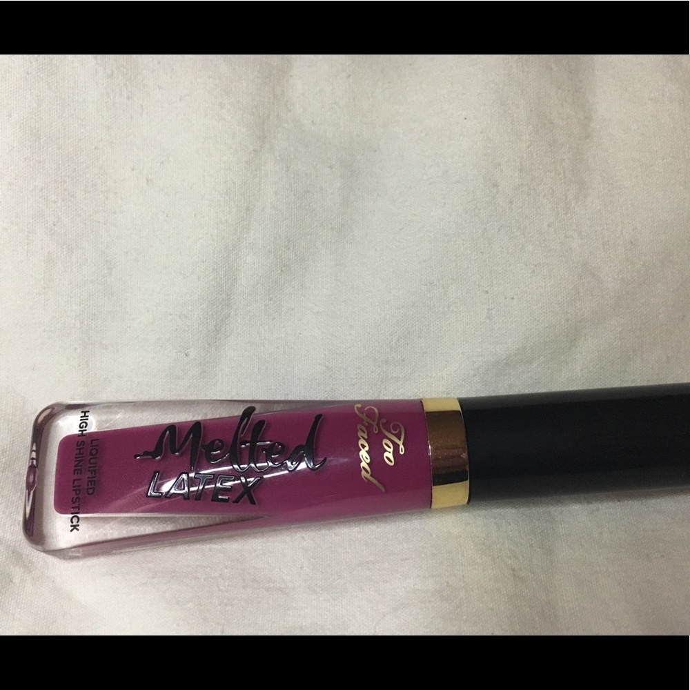 TooFaced Melted Latex In Hot Mess